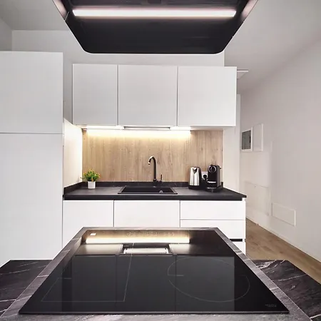 Longuelo Living One - Business Elegance & Hospital *