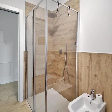 Longuelo Living One - Business Elegance & Hospital *