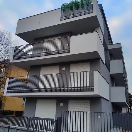 Longuelo Living One - Business Elegance & Hospital Apartment